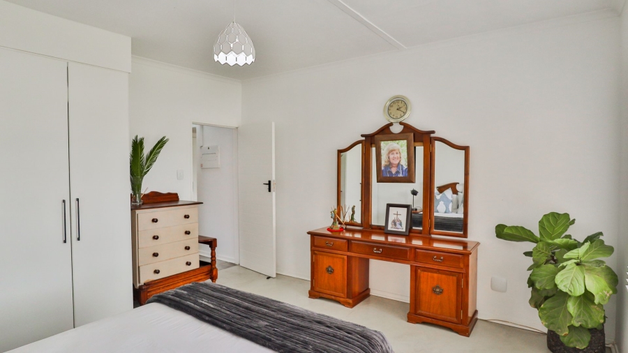 To Let 3 Bedroom Property for Rent in The Coves North West